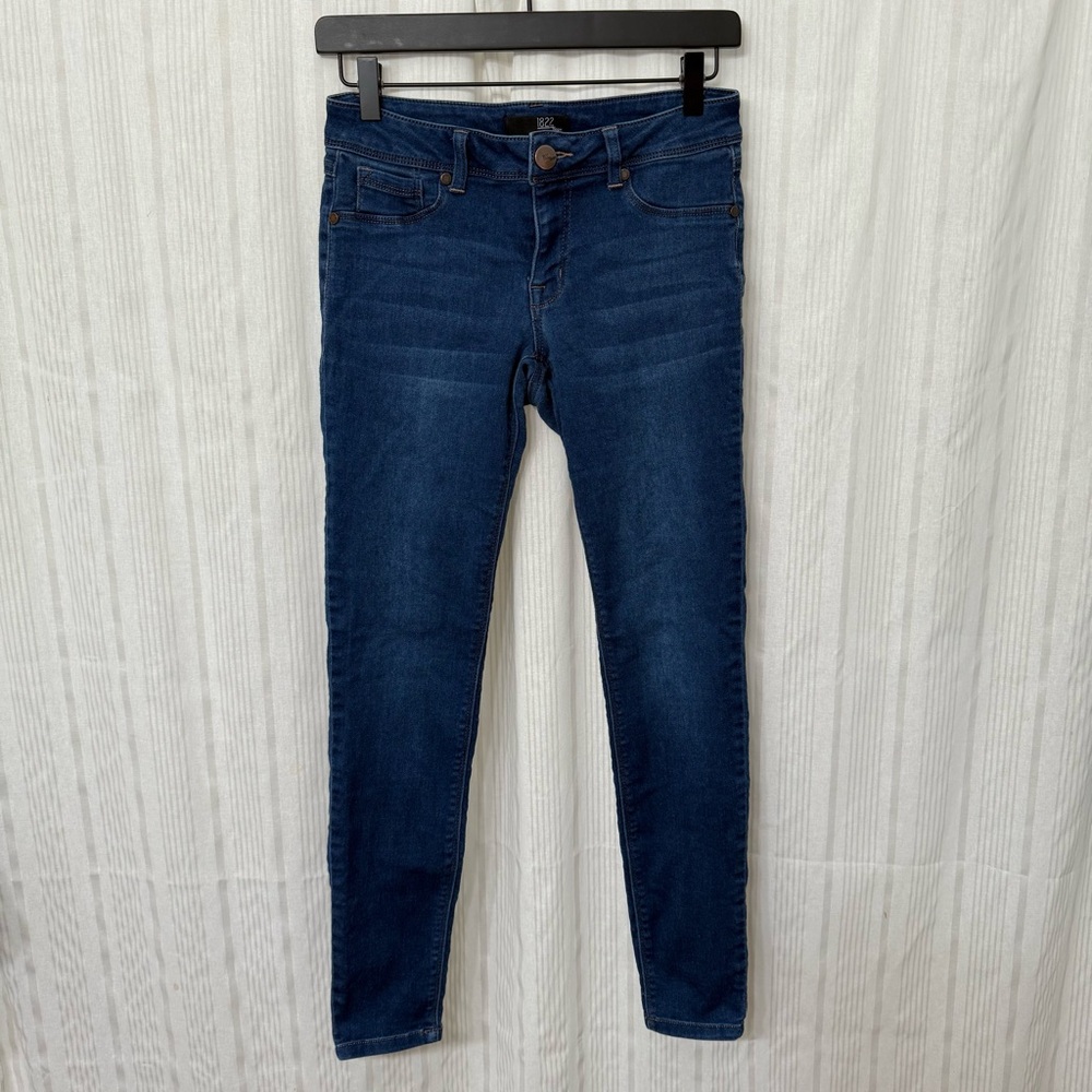 1822 Denim Dark Wash Skinny Jeans